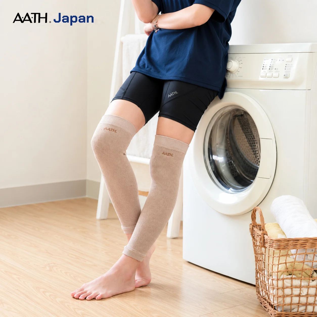 Tất nano AATH màu nâu sáng khi sinh hoạt tại nhà.
