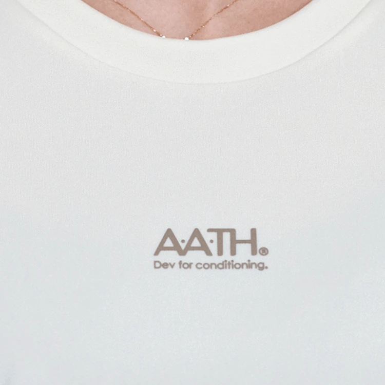 áo nỉ thun AATH Photontech màu trắng nhìn logo ở ngực